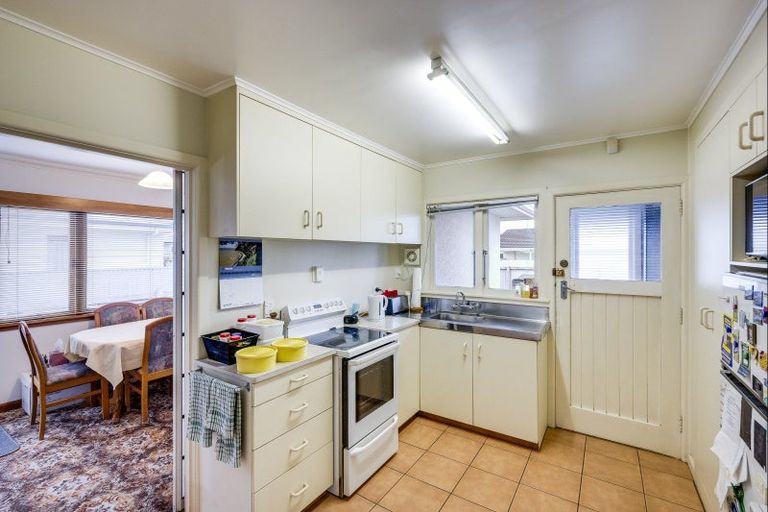 Photo of property in 220 Kennedy Road, Onekawa, Napier, 4110