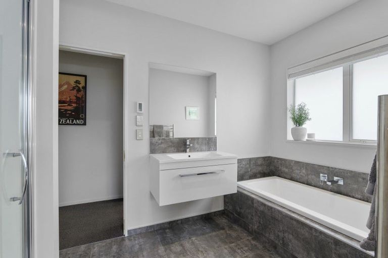 Photo of property in 1 Blade Mews, Prebbleton, 7604