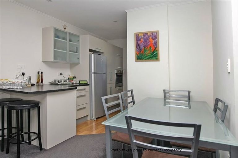 Photo of property in 1/102 Endeavour Street, Lyall Bay, Wellington, 6022