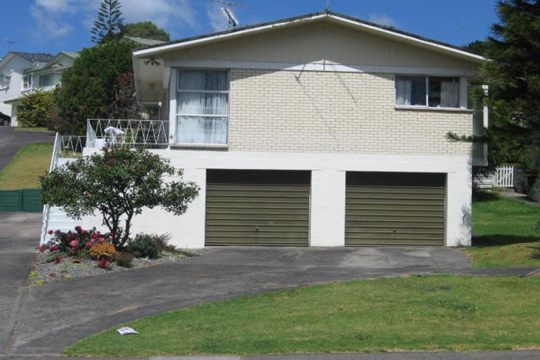 Photo of property in 2/43 Bentley Avenue, Glenfield, Auckland, 0629