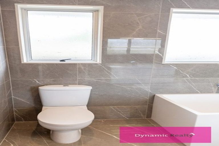 Photo of property in 15 Royal Park Drive, Parklands, Christchurch, 8083