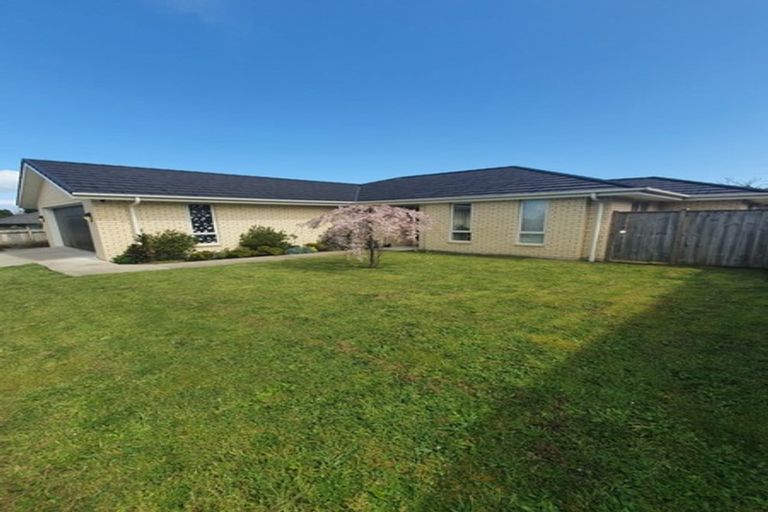 Photo of property in 16 Millbrae Place, Pokeno, 2402