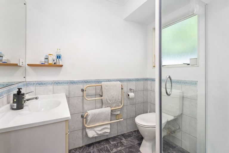 Photo of property in 17 Bella Villa Drive, Waiuku, 2123