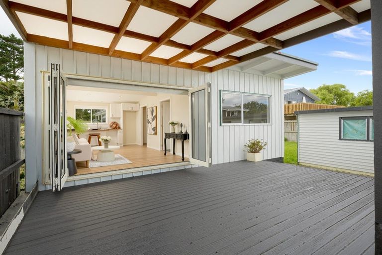Photo of property in 3/176 Henderson Valley Road, Henderson, Auckland, 0612