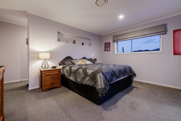 Photo of property in 7 Hoiho Place, Papamoa, 3118