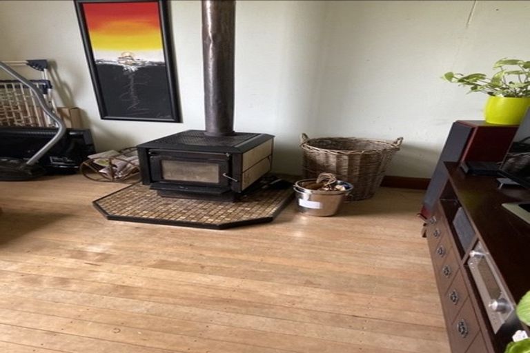 Photo of property in 18 Grove Burn Road, Tuatapere, 9620