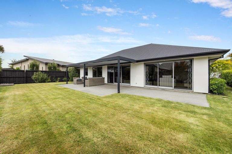 Photo of property in 16 Warhorse Gate, Halswell, Christchurch, 8025