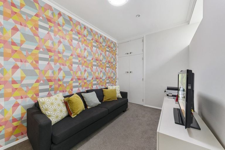 Photo of property in 7 Albemarle Road, Northland, Wellington, 6012