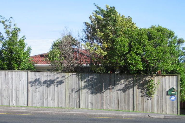 Photo of property in 138 Golf Road, Titirangi, Auckland, 0600