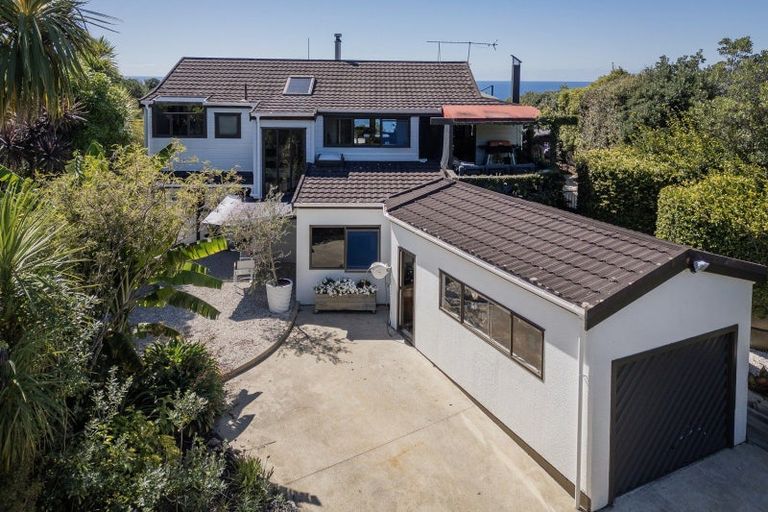 Photo of property in 77 Grange Road, Hahei, Whitianga, 3591