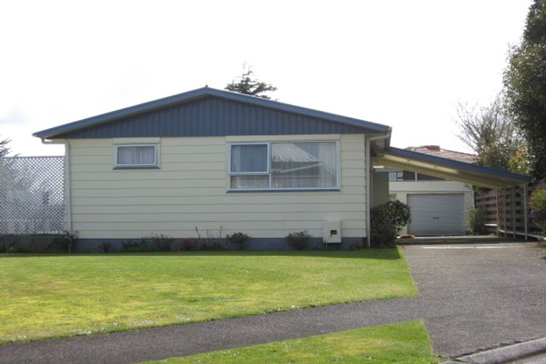 Photo of property in 1 Titoki Place, Inglewood, 4330
