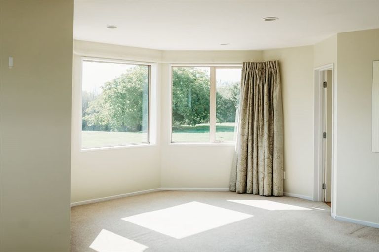 Photo of property in 64 Willowview Drive, Redwood, Christchurch, 8051