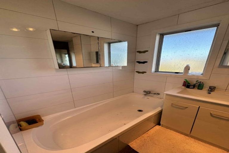 Photo of property in 5 Whenua View, Titahi Bay, Porirua, 5022