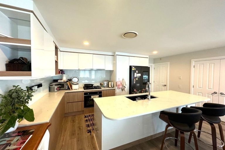 Photo of property in 2 Leneford Drive, East Tamaki, Auckland, 2013