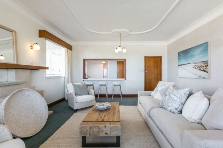 Photo of property in 5 Madeira Road, Bluff Hill, Napier, 4110