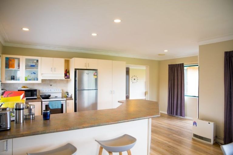 Photo of property in 11 Linicro Place, Wattle Downs, Auckland, 2103