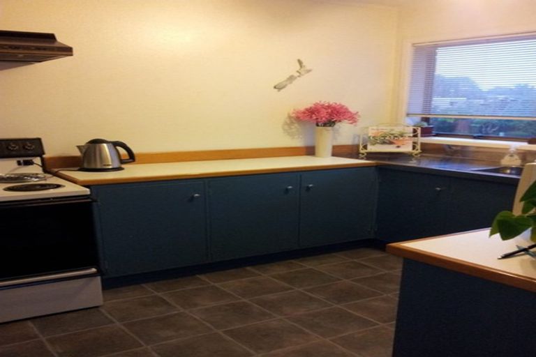 Photo of property in 1/28 Prince Regent Drive, Half Moon Bay, Auckland, 2012