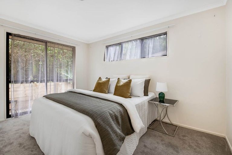 Photo of property in 26 Black Teal Close, Unsworth Heights, Auckland, 0632