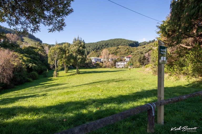 Photo of property in 1 Te Ara Kohuhu, Tawa, Wellington, 5028