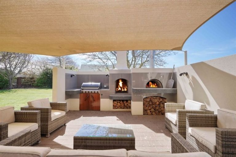 Photo of property in 19 Littles Lane, Woodend, 7610