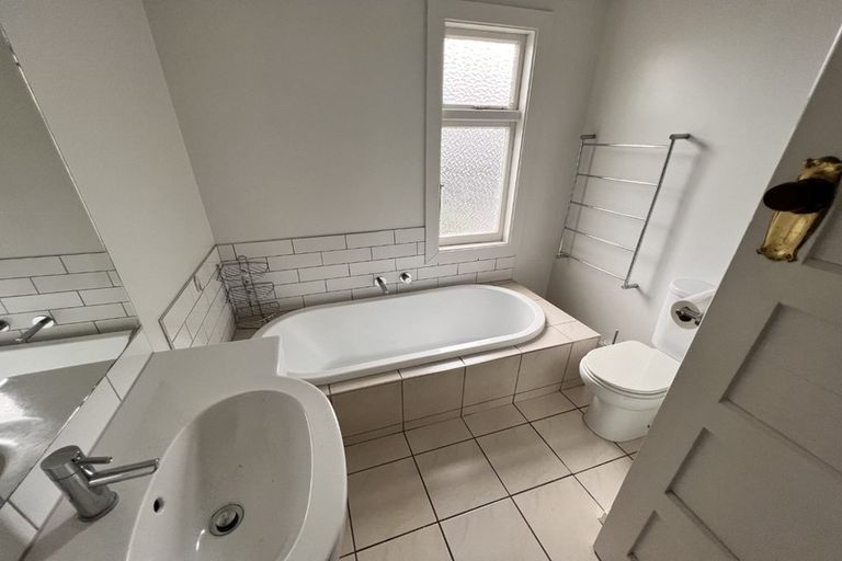 Photo of property in 167 Hills Road, Edgeware, Christchurch, 8013