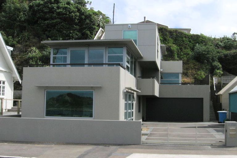 Photo of property in 1/310 The Esplanade, Island Bay, Wellington, 6023
