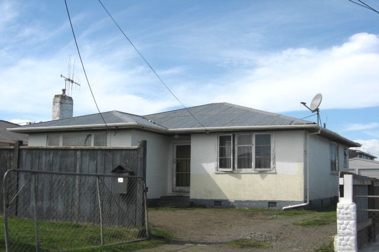 Photo of property in 28 Raupo Street, Castlecliff, Whanganui, 4501