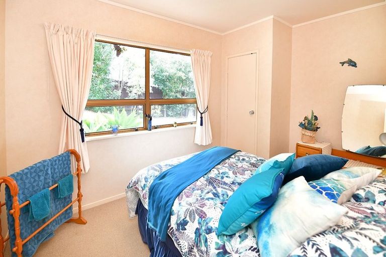 Photo of property in 119 Rosario Crescent, Red Beach, 0932