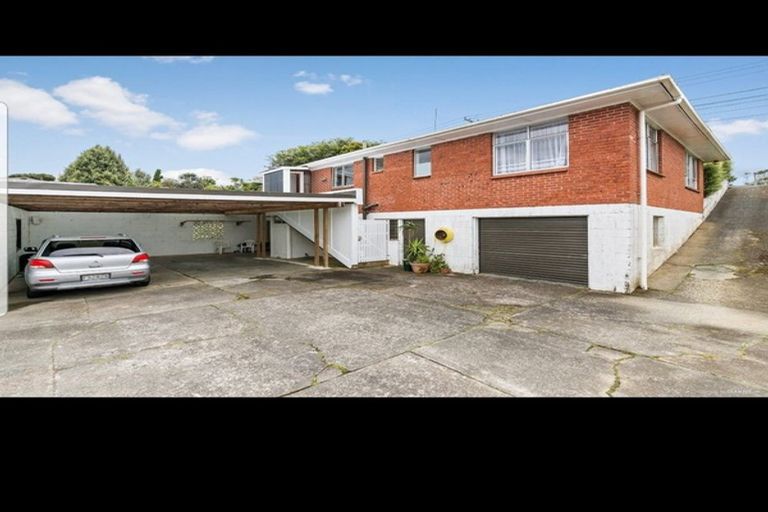 Photo of property in 196 Don Buck Road, Massey, Auckland, 0614