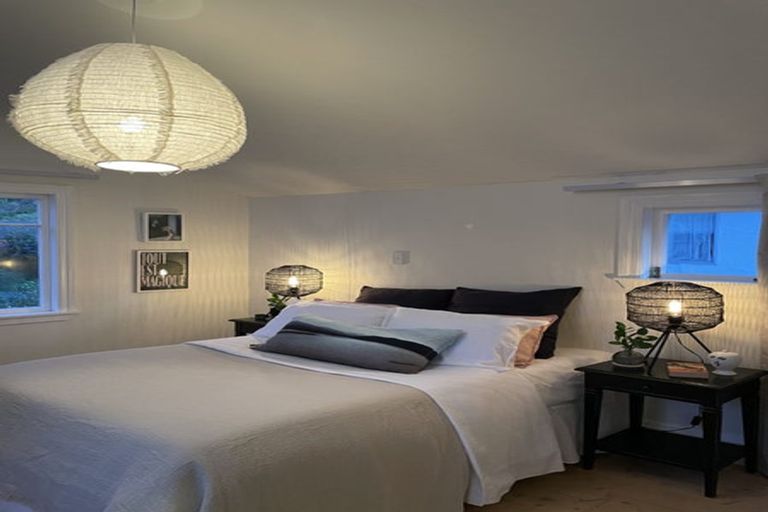 Photo of property in 45 Pukatea Street, Eastbourne, Lower Hutt, 5013