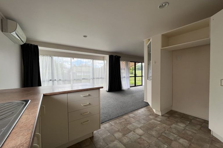 Photo of property in 12/56 Larnoch Road, Henderson, Auckland, 0610