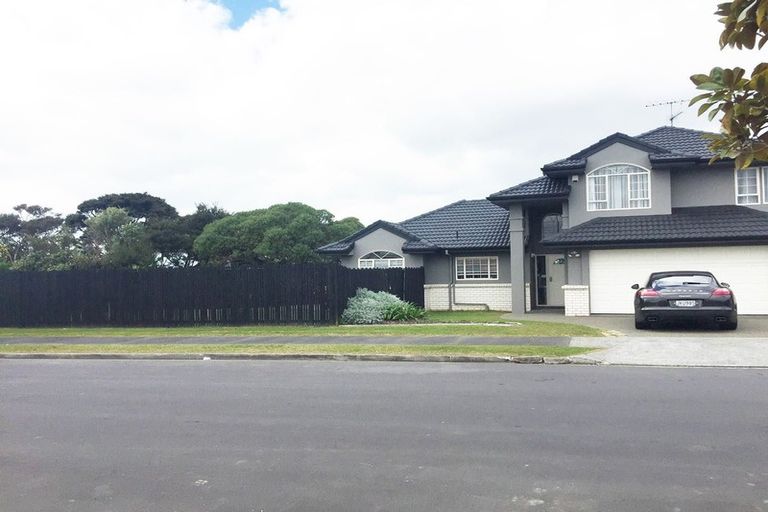 Photo of property in 18 Lorikeet Place, Unsworth Heights, Auckland, 0632