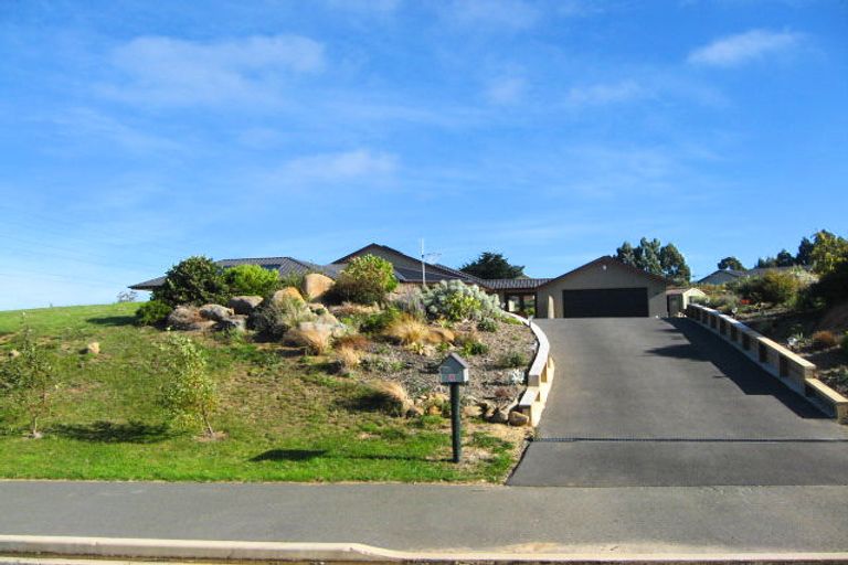 Photo of property in 4 Joshua Place, Helensburgh, Dunedin, 9010