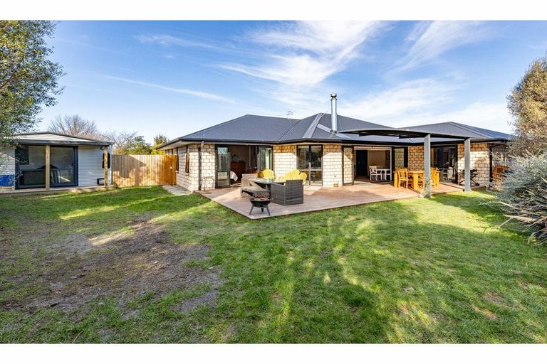 Photo of property in 42 Acacia Avenue, Rangiora, 7400