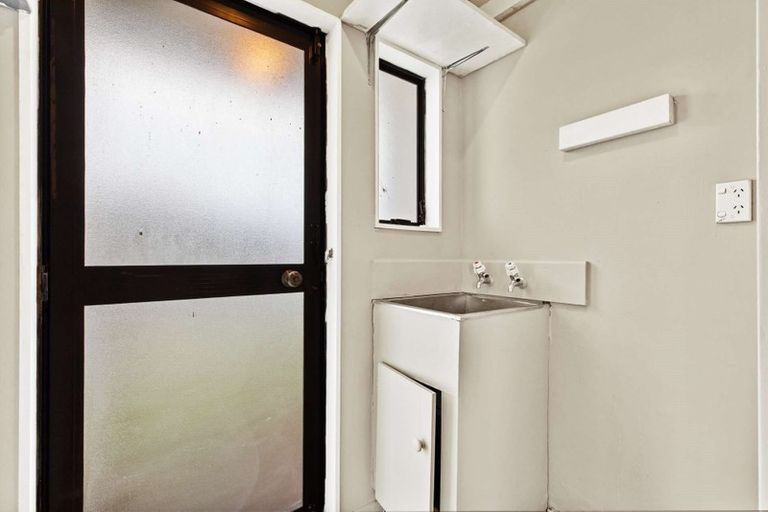 Photo of property in 1 Templeton Place, Clendon Park, Auckland, 2103