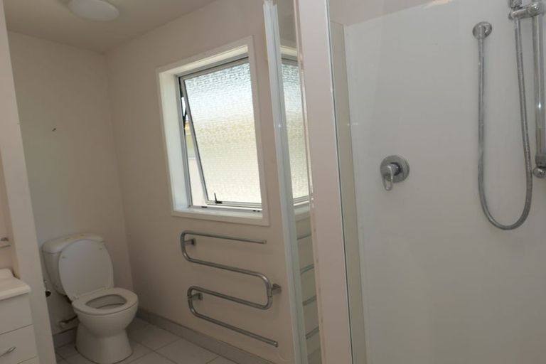 Photo of property in 45 Greenaway Road, Waikanae, 5036