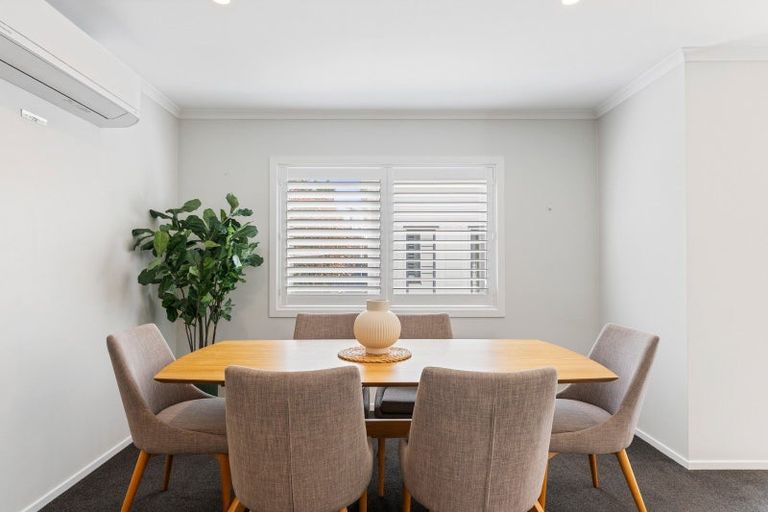 Photo of property in 11 Poplar Grove, Ebdentown, Upper Hutt, 5018