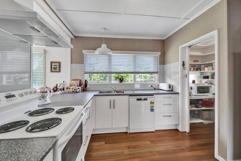 Photo of property in 28 Camberwell Road, Hawera, 4610