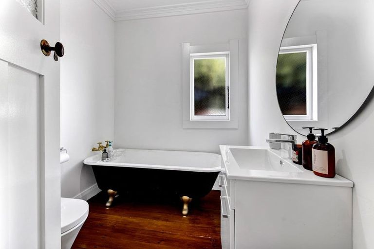 Photo of property in 45 Wilson Street, Hawera, 4610