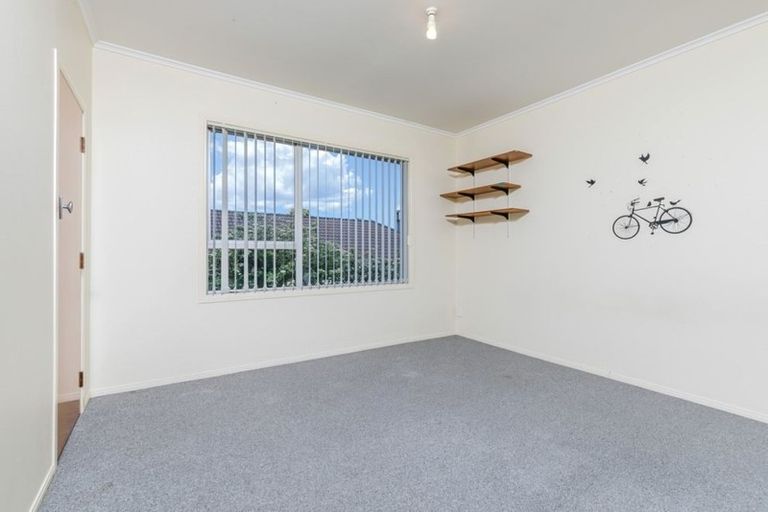 Photo of property in 421 Don Buck Road, Massey, Auckland, 0614