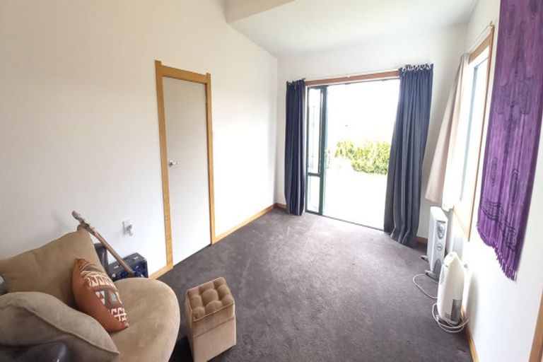 Photo of property in 2154 Ohai Clifden Highway, Eastern Bush, Otautau, 9682