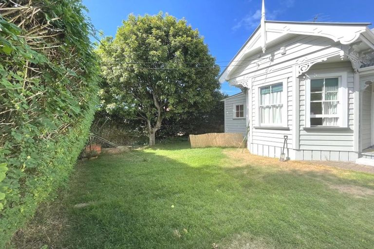 Photo of property in 1/2 Arabi Street, Sandringham, Auckland, 1041