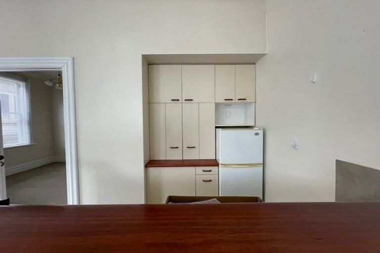 Photo of property in 253 The Terrace, Te Aro, Wellington, 6011