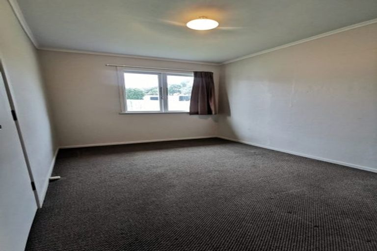 Photo of property in 23 Barron Drive, Green Bay, Auckland, 0604