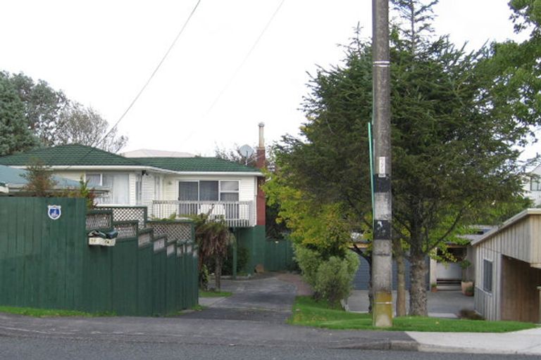 Photo of property in 17 Royal Road, Massey, Auckland, 0614