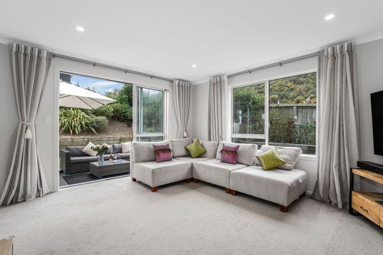 Photo of property in 190 Navigation Drive, Whitby, Porirua, 5024