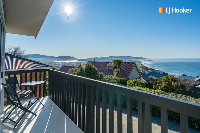 Photo of property in 21 Earls Road, Saint Clair, Dunedin, 9012