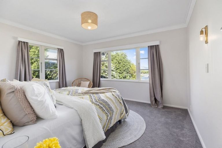 Photo of property in 8a Bay Drive, Titahi Bay, Porirua, 5022