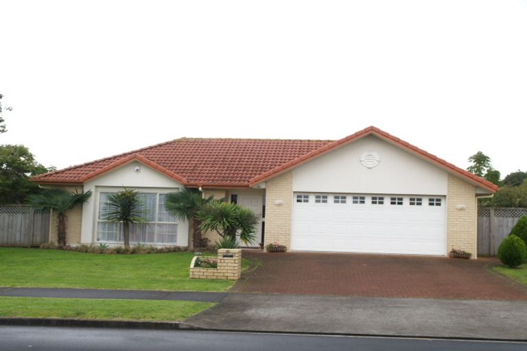 Photo of property in 31 Corta Bella Place, Golflands, Auckland, 2013