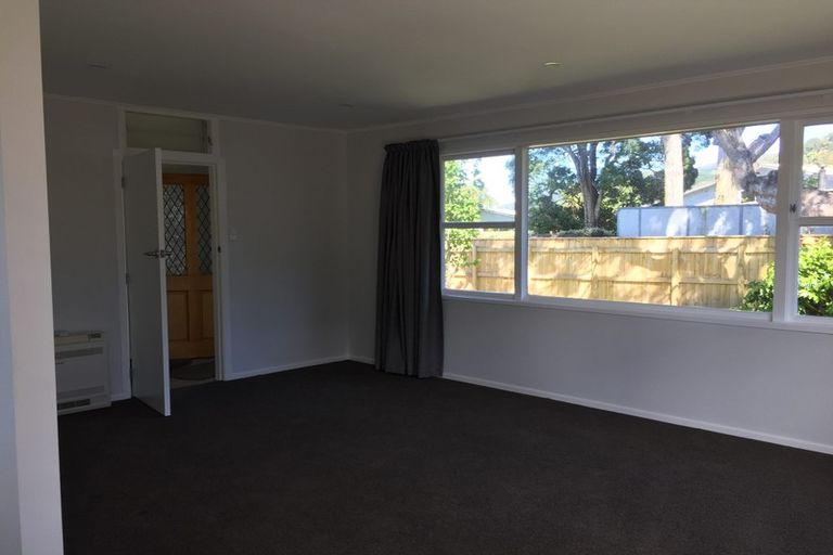 Photo of property in 6 Moehau Grove, Trentham, Upper Hutt, 5018